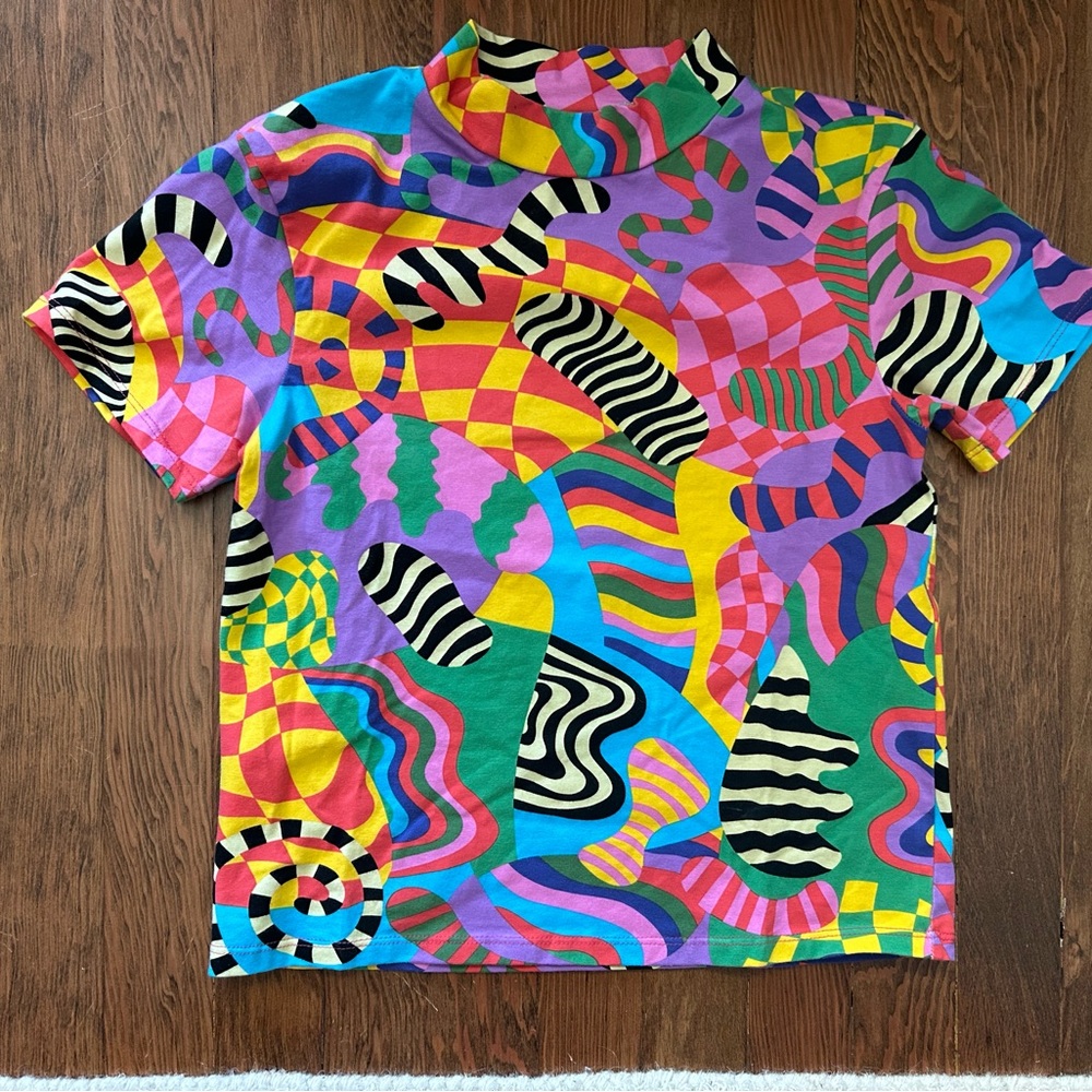 Nooworks- MEDIUM Colorful mock next top- short sleeve